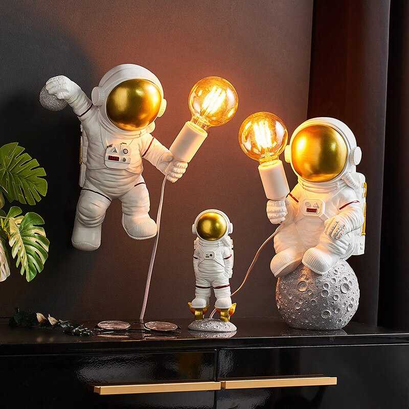 Astronaut Model Night Light Resin Bedside Table Lamp-MinimalisticDecor.com