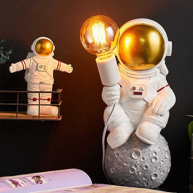 Astronaut Model Night Light Resin Bedside Table Lamp-MinimalisticDecor.com
