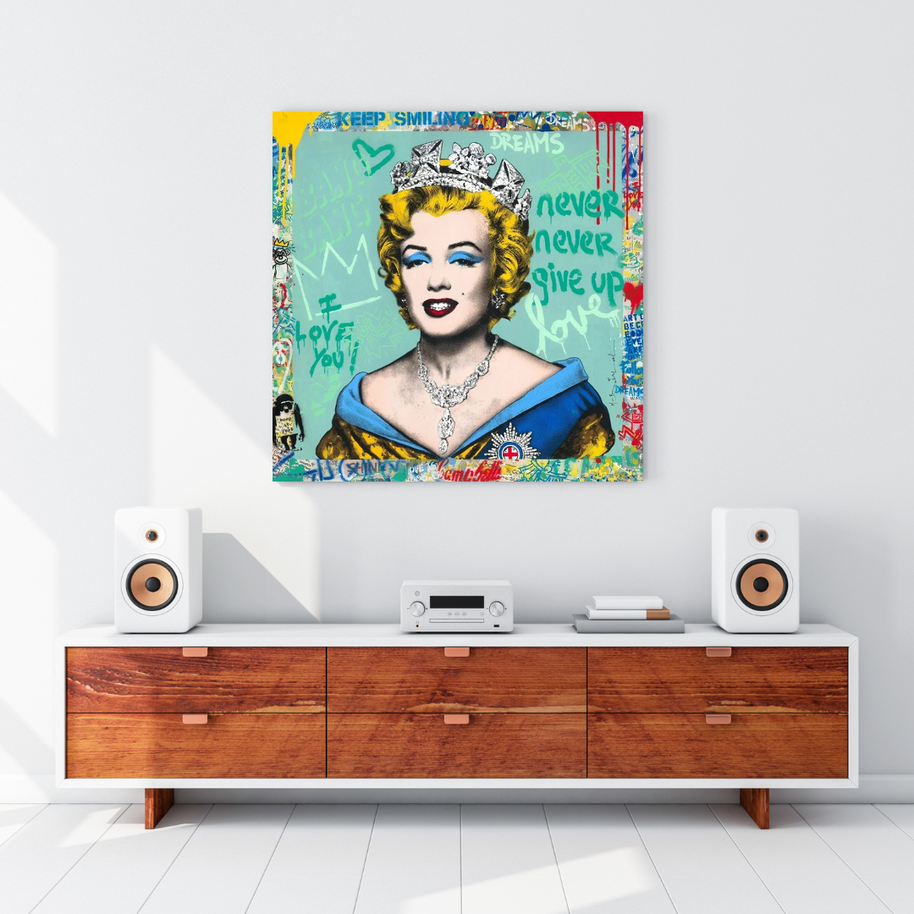 Crowned: Marilyn Pop Art - Discover the Iconic Piece-MinimalisticDecor.com
