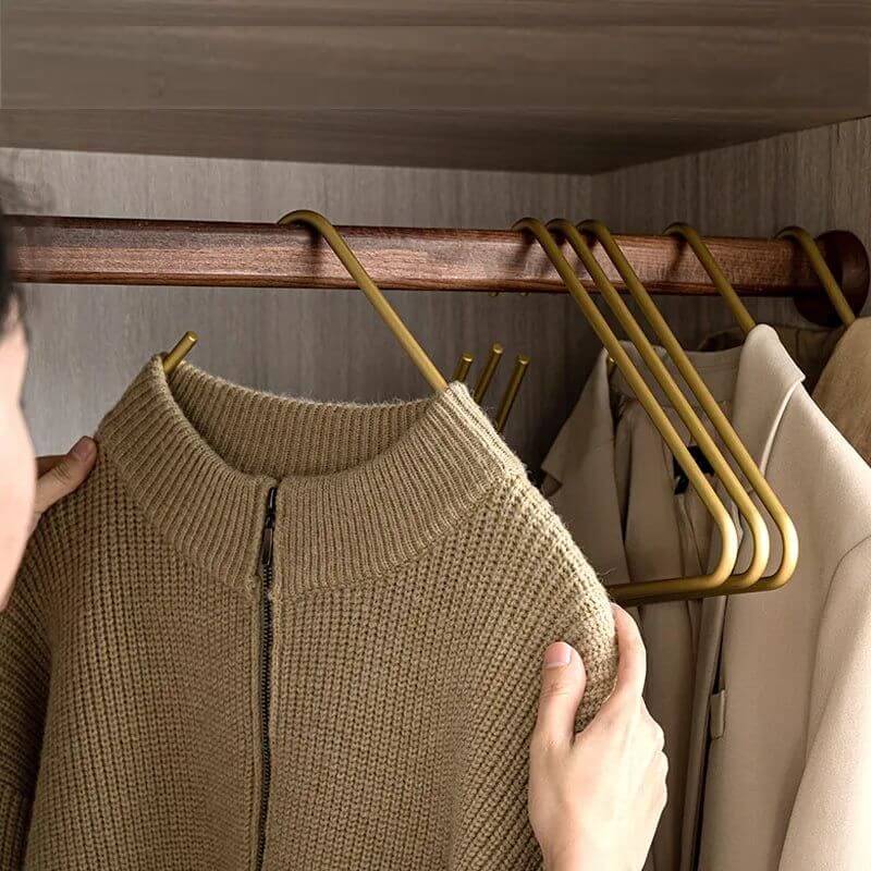 Triangle Clothes Hangers 5pcs Solid Metal-MinimalisticDecor.com